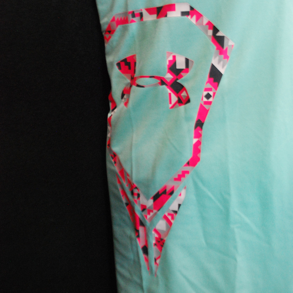UNDER ARMOUR LADIES ATHLETIC TOP - Picture 2 of 4